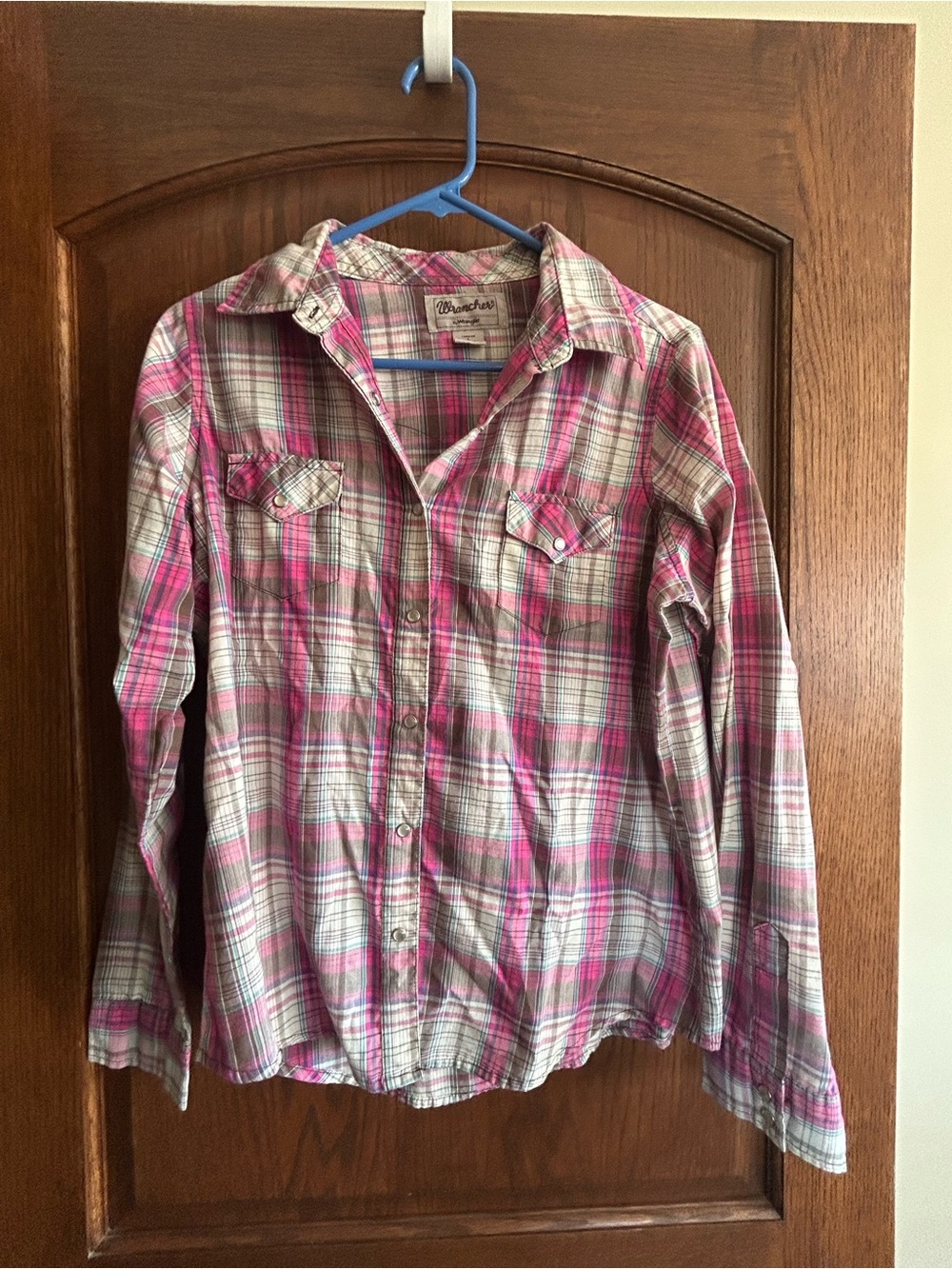 Wrangler women’s and White Plaid Button-Down Shirt